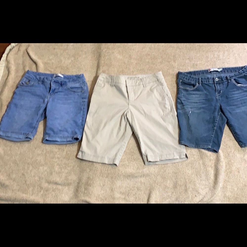 3 pair of Bermuda shorts
